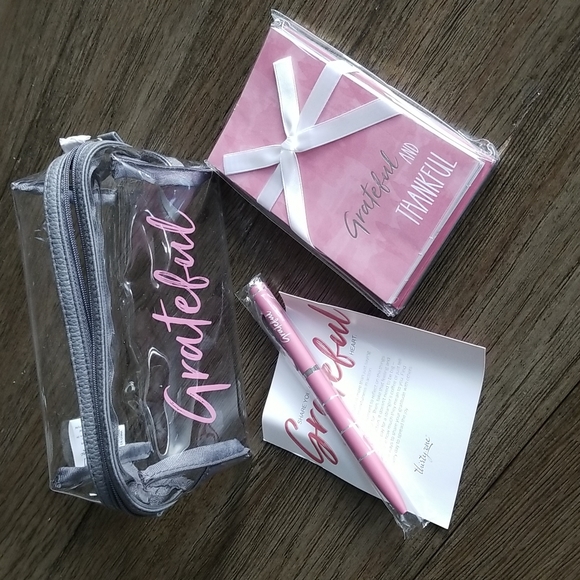 thirty-one Handbags - NIP Thirty-one Grateful Heart set